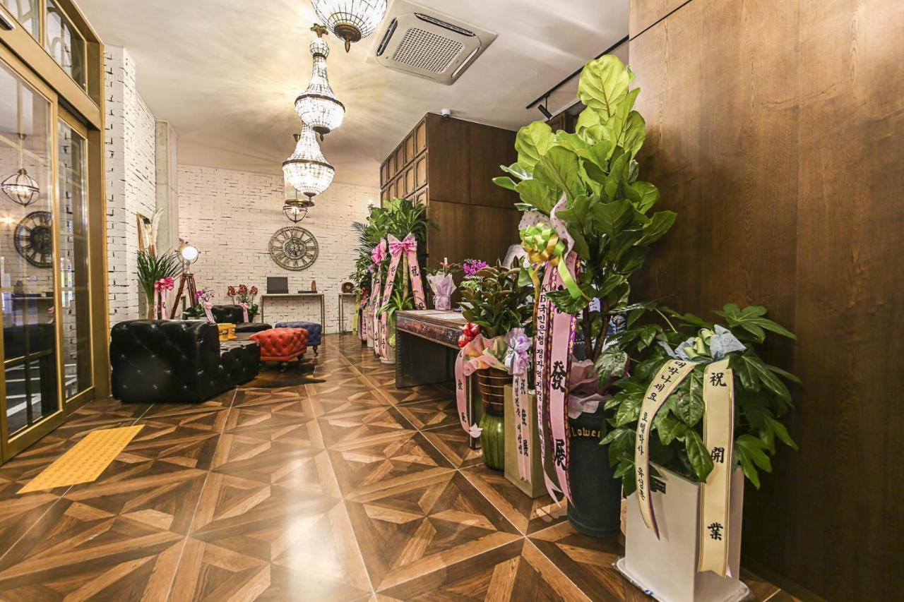 Lerocherrouge Hotel Chuncheon Dış mekan fotoğraf